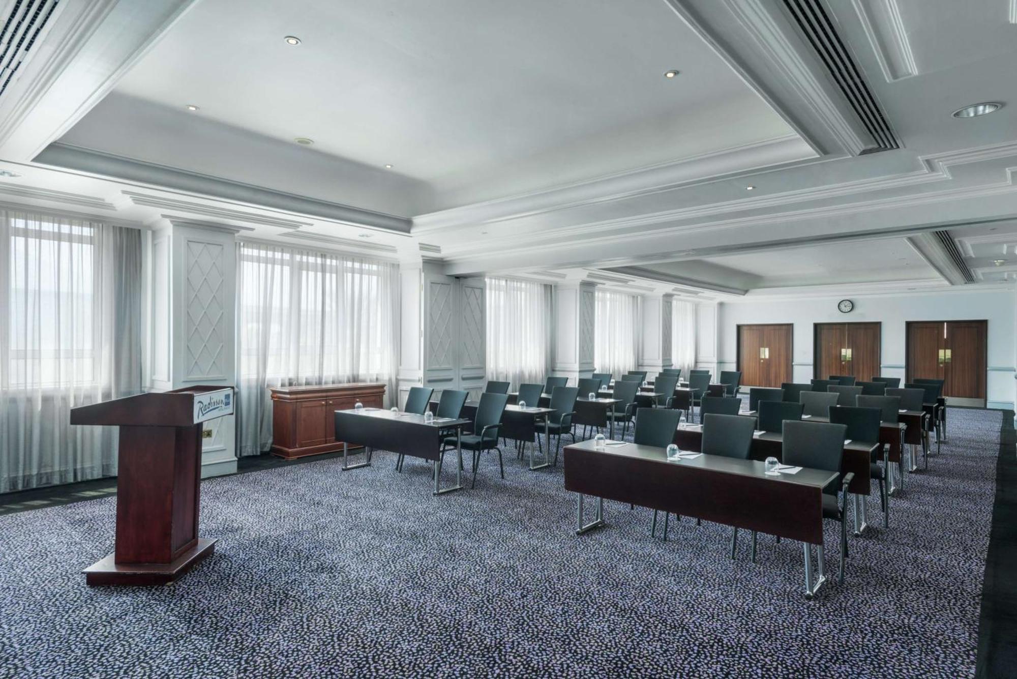 Radisson Blu Hotel, Muscat Ngoại thất bức ảnh