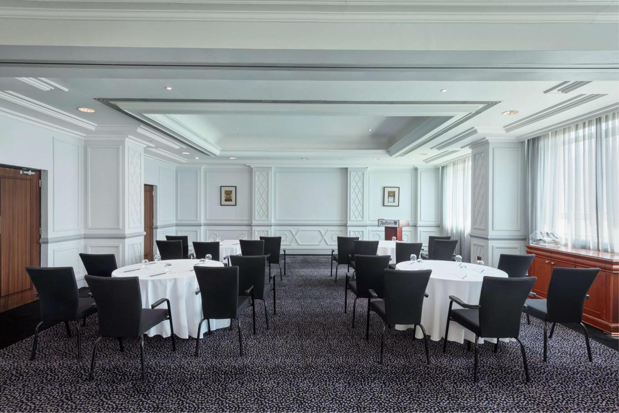 Radisson Blu Hotel, Muscat Ngoại thất bức ảnh