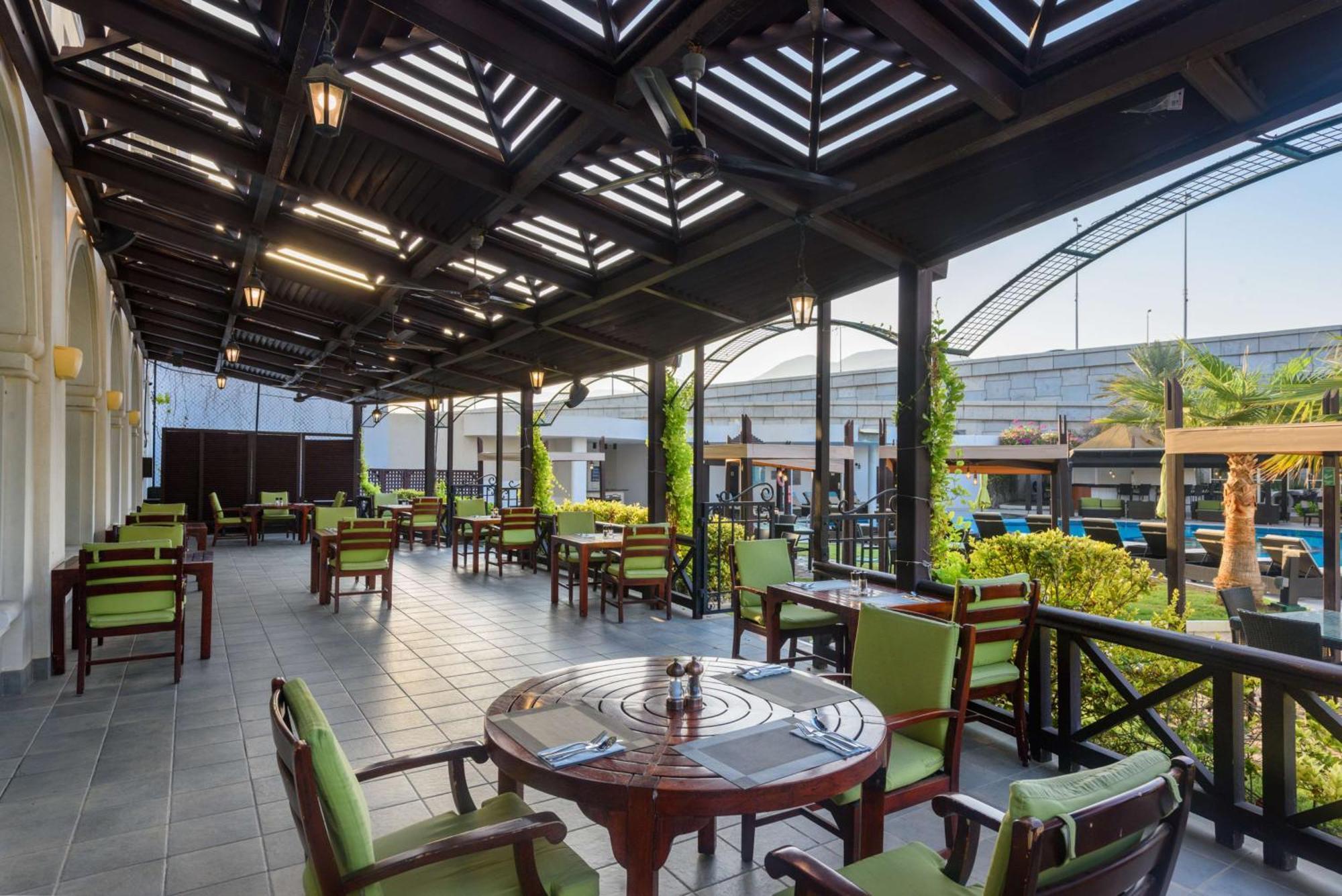 Radisson Blu Hotel, Muscat Ngoại thất bức ảnh